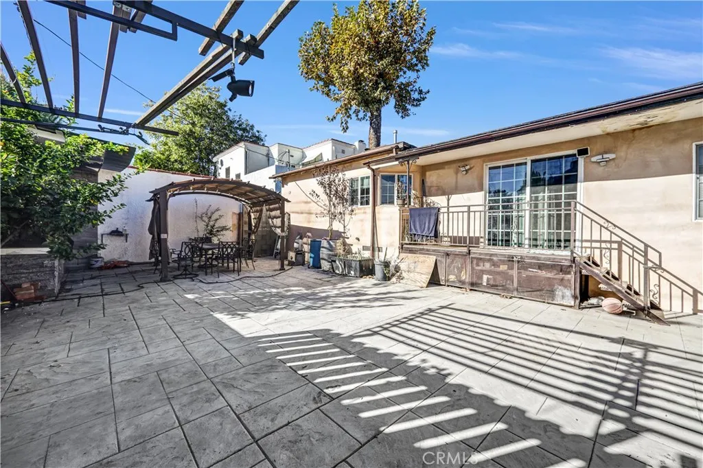 1220 Richard, Glendale, California 91206 home-pic-2